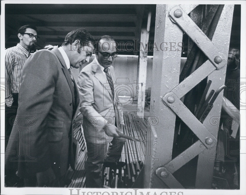 1971 Looking over Defects. Judge Canham and Eng.Nick Lebar. - Historic Images