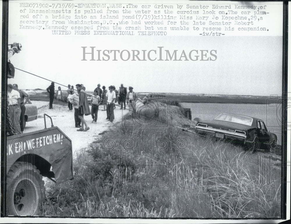 1969 Crash site of Sen. Kennedy - Historic Images