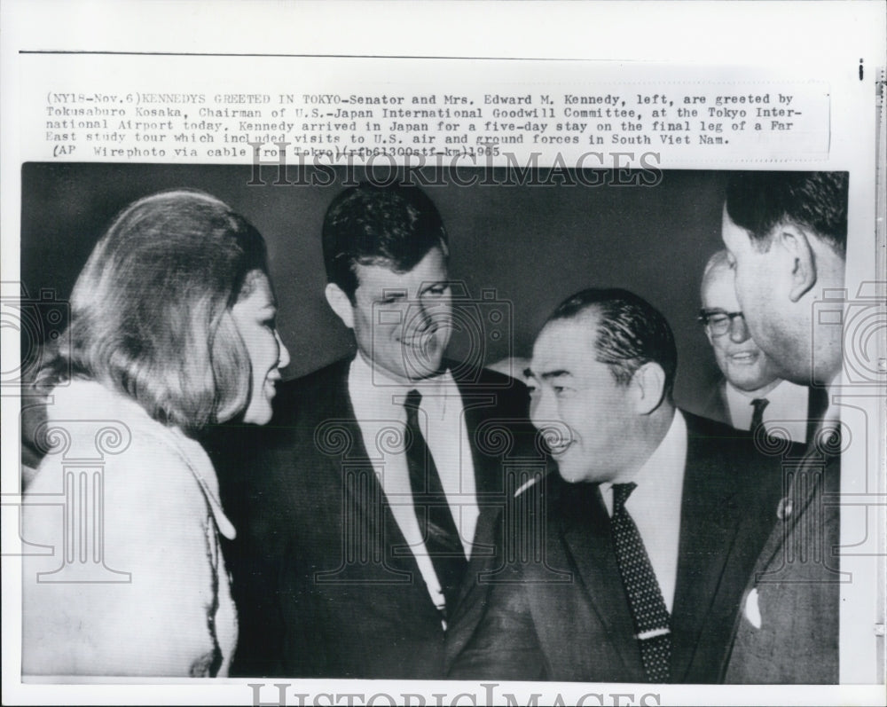 1965 Sen Kennedy and his wife meeting US-Japanese Goodwill chairman - Historic Images