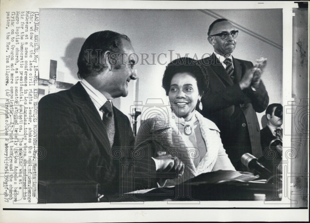 1972 Widow King Endorses McGovern Democratic Presidential Nomination - Historic Images