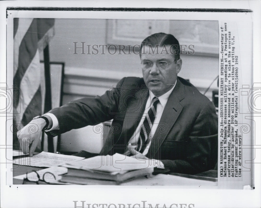 1962 Sec. of Defense Robert S. McNamara discuss Press Conference - Historic Images