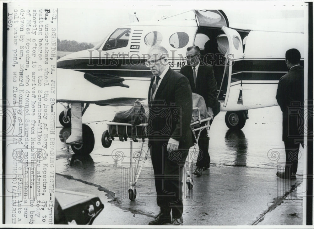 1969 Kopechne Drowning Victim Corpse Kennedy - Historic Images