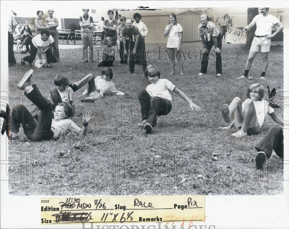 1974 Press Photo Crab race participants in Mich State Fair - RSG08659 - Historic Images