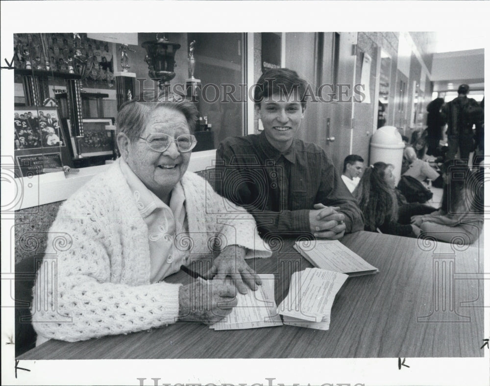 1993 Press Photo Martin Howrylak a senior at Troy High School coordinated a - Historic Images