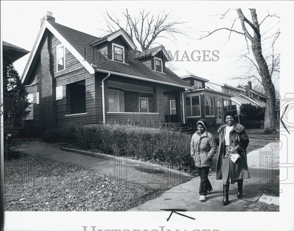 1983 Press Photo Housing and Urban Development Lottery House in Detroit. - Historic Images