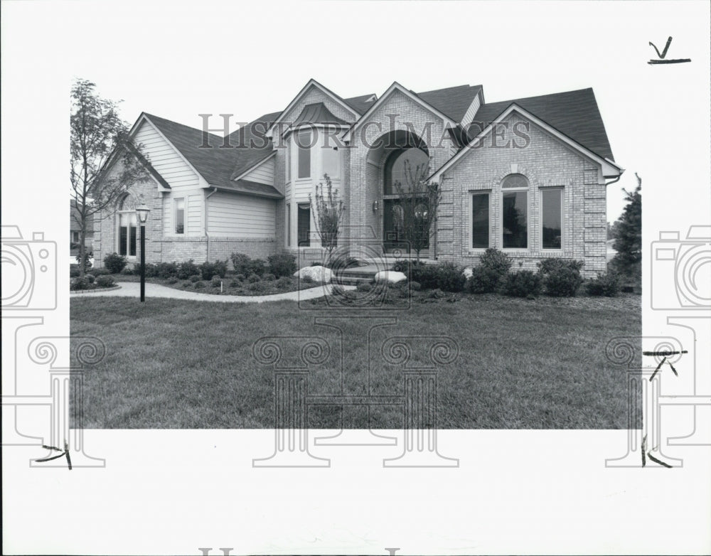 1992 Press Photo Detroit Home/Sterling Heights Subdivision/Architecture - Historic Images