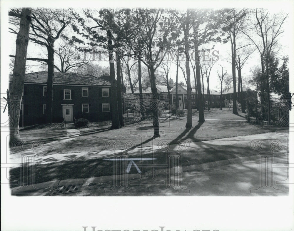 1981 Press Photo Ford Foundation,Dearborn,Multi-Family Units west of Greenfield - Historic Images