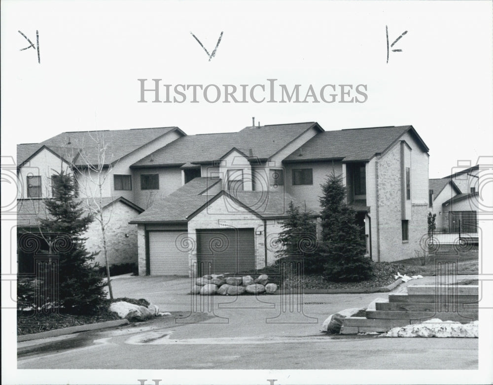 1990 Press Photo Mich Housing,West Bloomfield - Historic Images