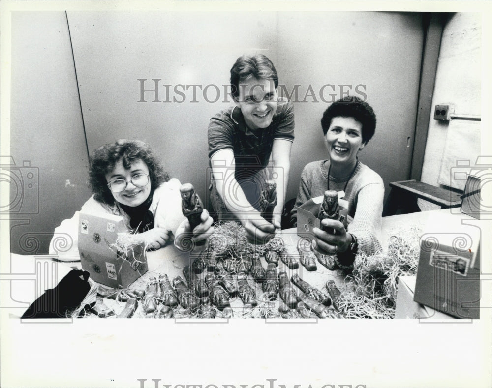 1986 Press Photo Oriental Institute Mary Shea Eileen hamer Kim Richerson Art - Historic Images