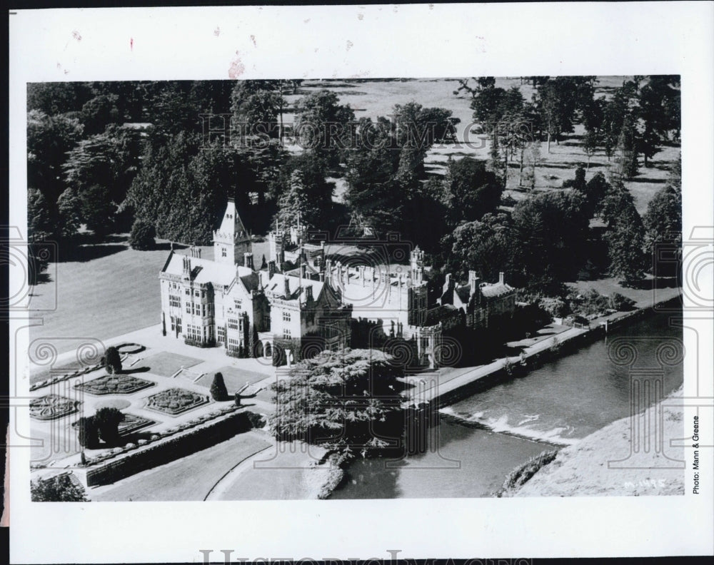 1990 Press Photo Aerial view of Adare Manor Ireland festival - Historic Images