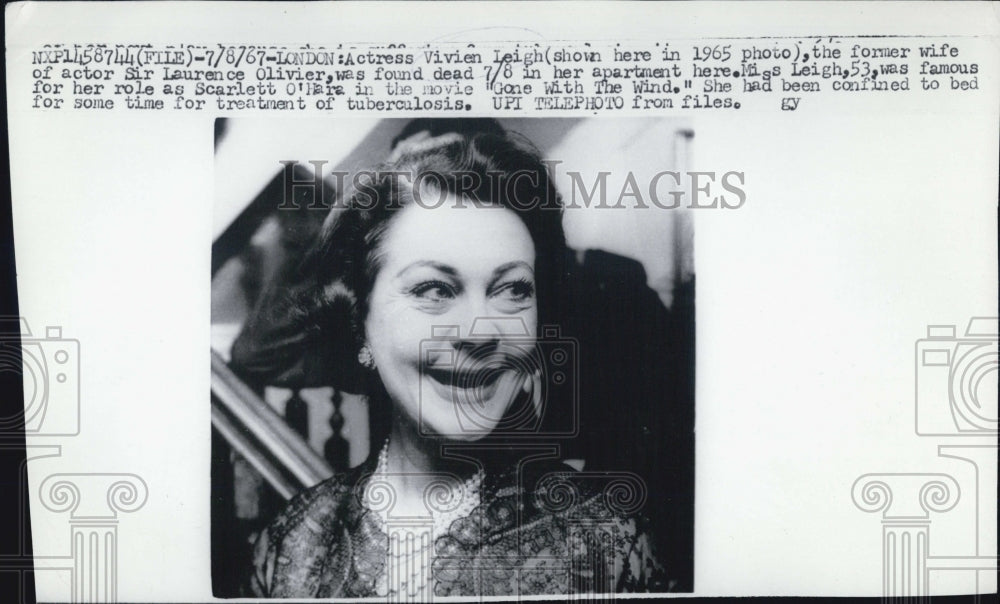 1967 of a 1965 photo of actress Vivian Leigh - Historic Images