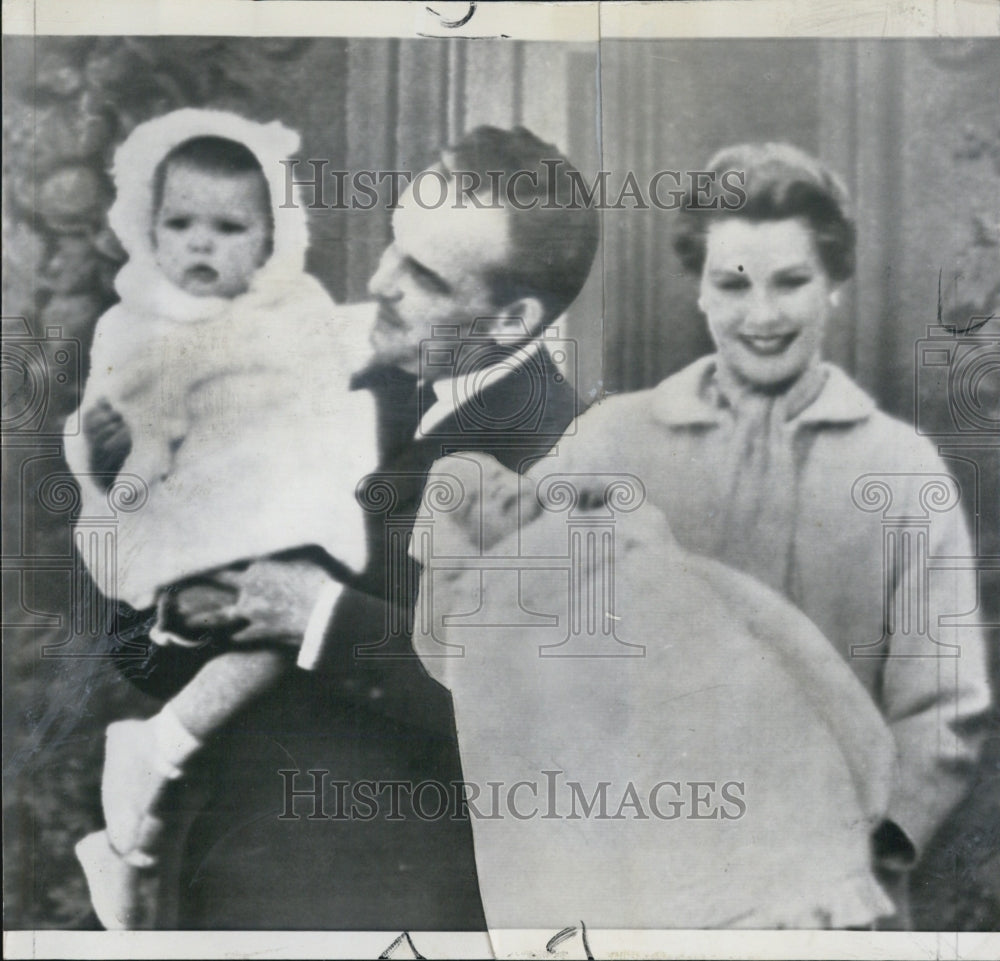 1958 Press Photo Prince Rainier and prince Daughter Caroline and Albert - Historic Images