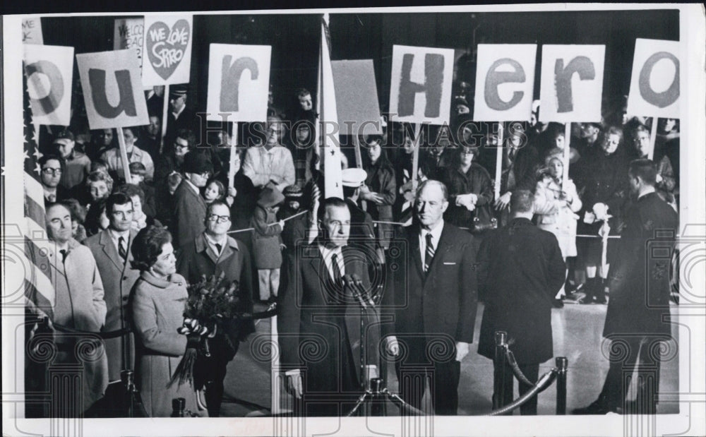 1970 Vice President Spiro T. Agnew and wife at Andrews Air Force bas - Historic Images