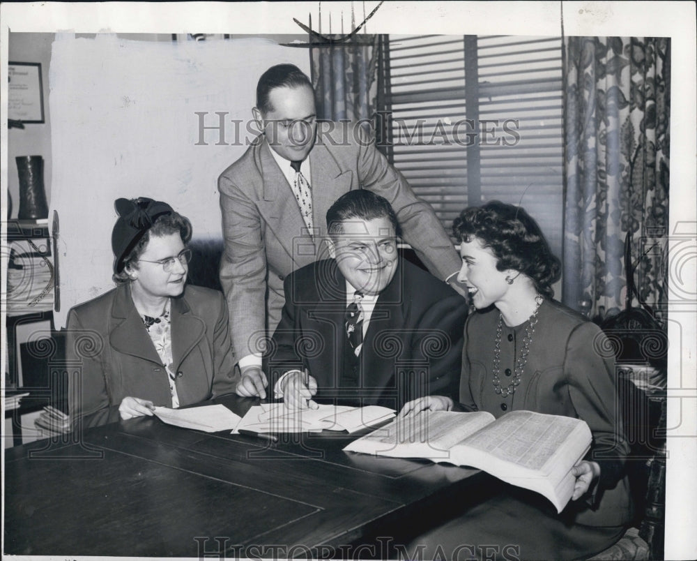 1950 Mrs. Irving woolson Richard M. Brown L. George Hooper pres. - Historic Images