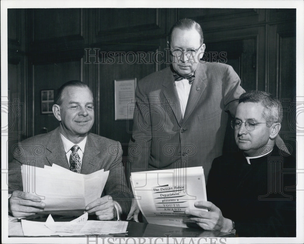 1959 Detroit Superintendents Brownell and Horkan Youth Police Award - Historic Images