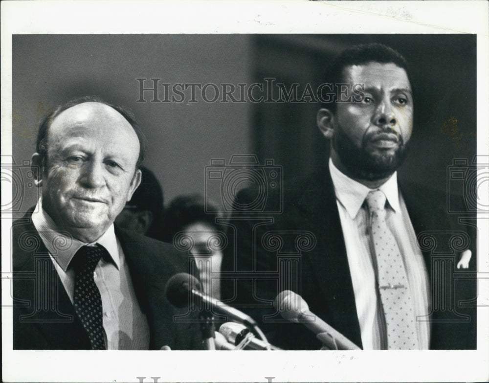 1987 Press Photo Wayne County Executive Edward McNamara Commissioner Bernard - Historic Images