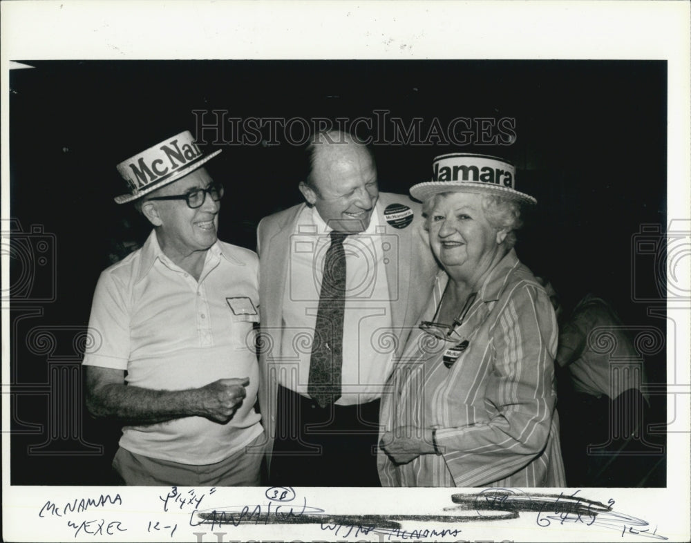 1986 Press Photo Ed McNamara, Bob & Kay Bullinger. - Historic Images