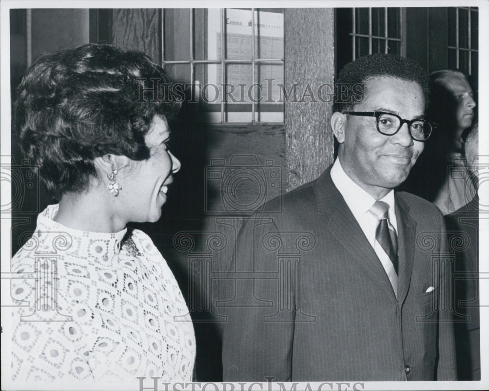 1971 Press Photo of Rev. and Mrs. Nicholas Hood attending a wedding - Historic Images