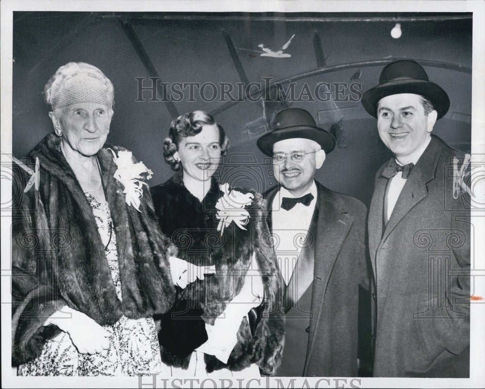 1954 Press Photo Mrs. Henry B. Joy/Mrs. Malcolm Johns/Reverend Paul Ketchum - Historic Images