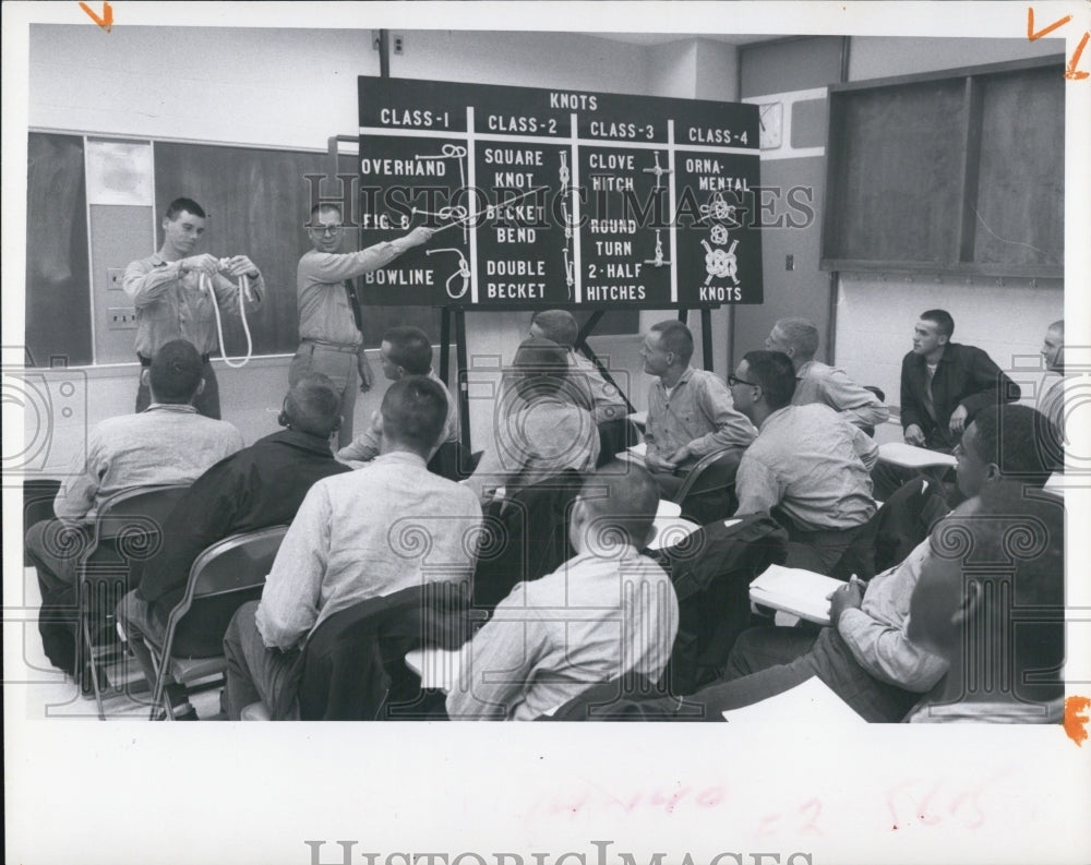 1969 Press Photo of a class at the U.S. Navy Training Center in Florida - Historic Images