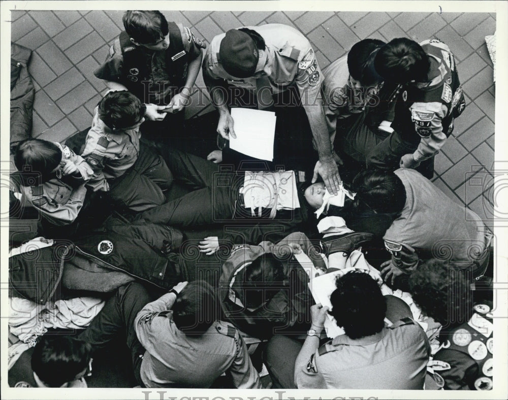 1983 Press Photo of Boy Scout Troop 897 St. Francis Borgia First Aid Training - Historic Images