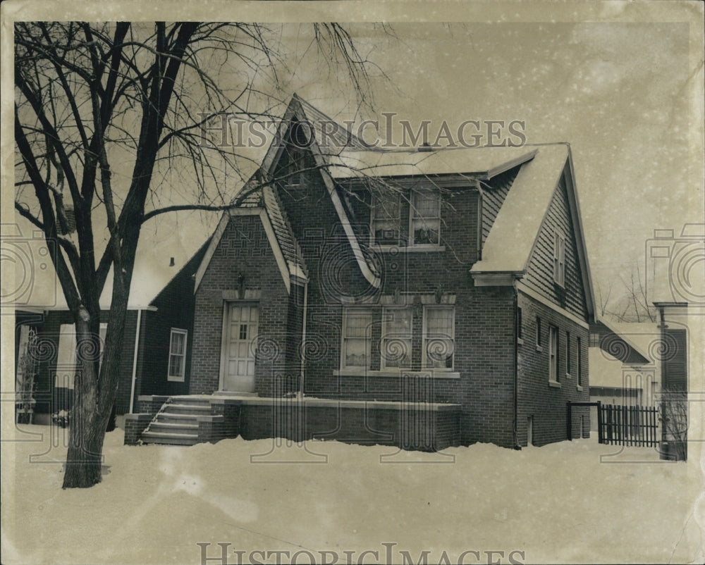 1947 Press Photo House Vacant 16 Years after Construction - Historic Images