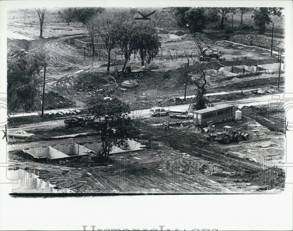1980 Press Photo Construction site of Lexington village housing detroit - Historic Images