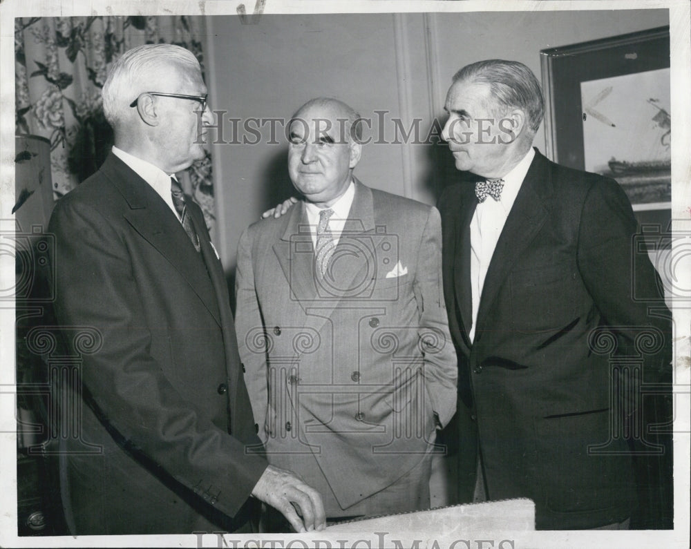 1954 Press Photo Earl Mack Roy Meck Wil Herridge prior to meeting - Historic Images