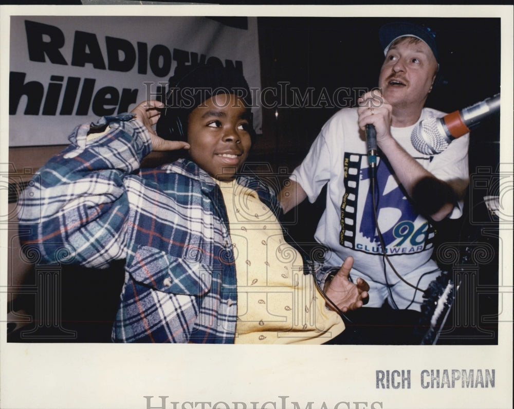 1992 Press Photo eight grader Michael Harris Joe Bohannon Radiothon - Historic Images