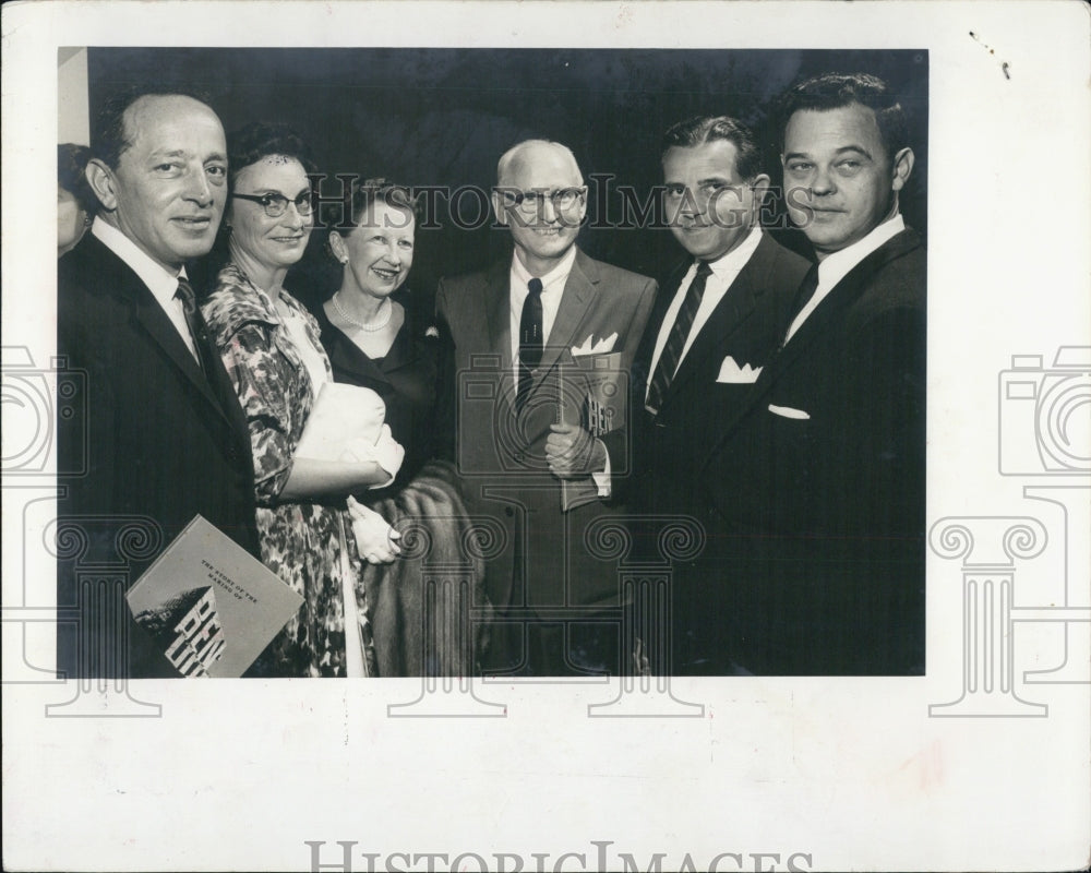 1960 Press Photo Businessmen Oscar Kreutz Lou Formato Fred Hull At Movies - Historic Images