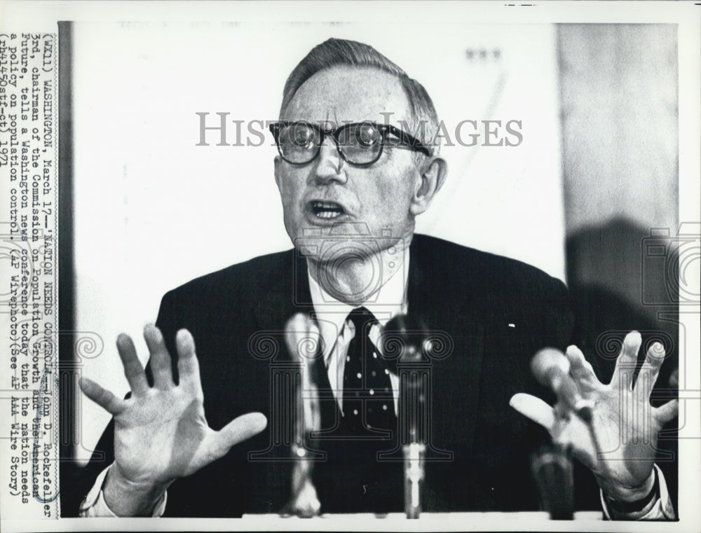 1971 Press Photo John D. Rockefeller III chairman Commission Population Growth - Historic Images