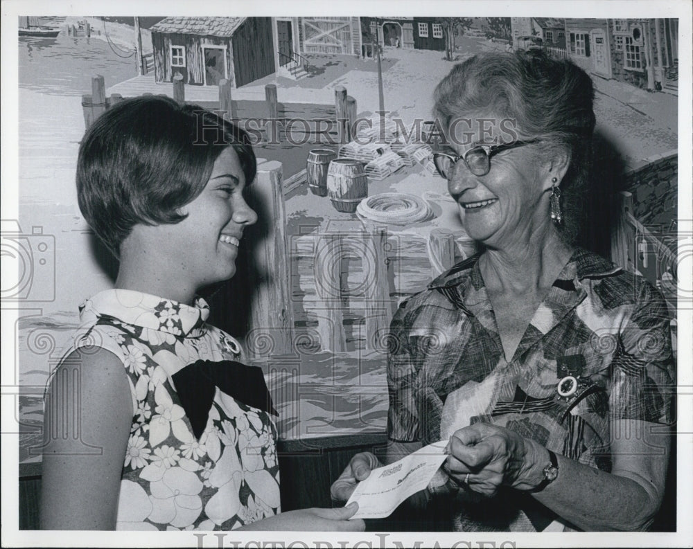 1968 Anchor Club president Miss Linda Hanna Safety Award Pilot Club - Historic Images