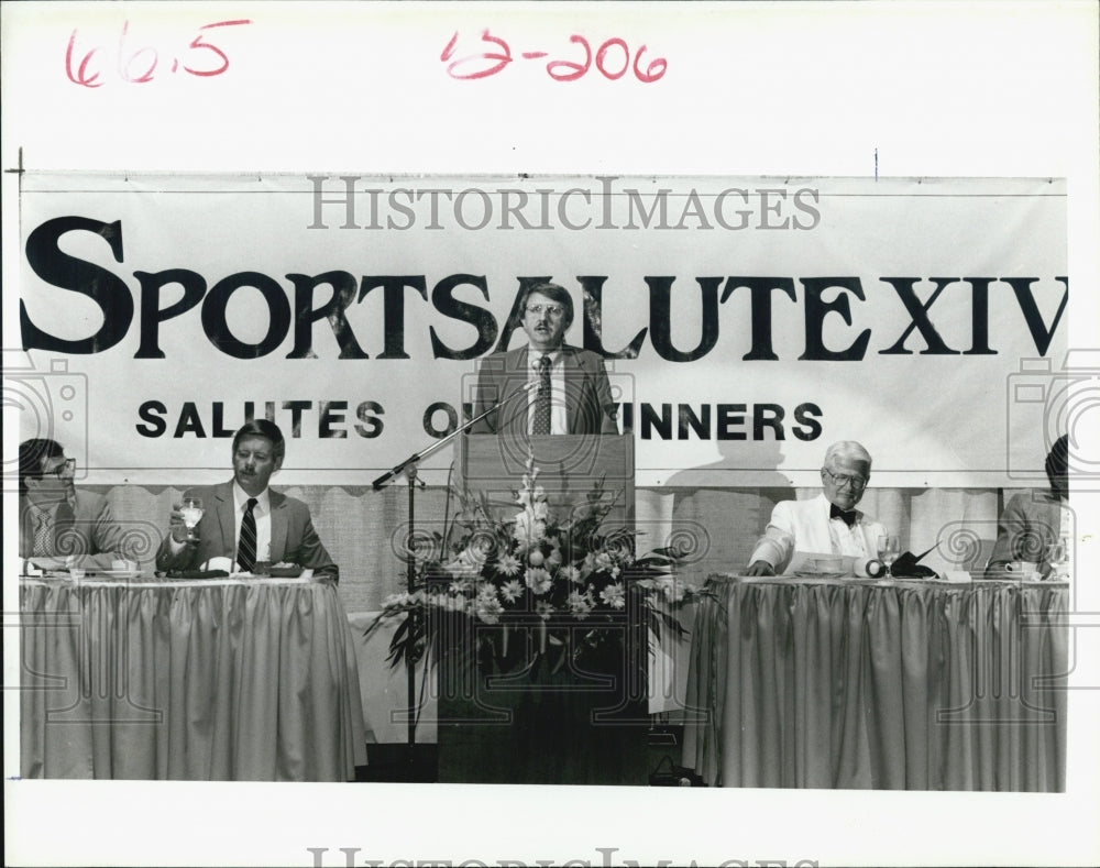 1986 Independent Sports Editor Bob Chick Announcing Awards - Historic ...