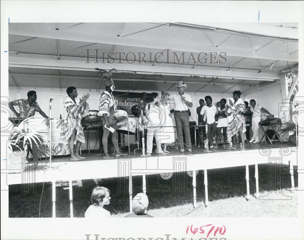 1985 Press Photo Ford at Independent Sunshine Offer 75th Anniversary - Historic Images