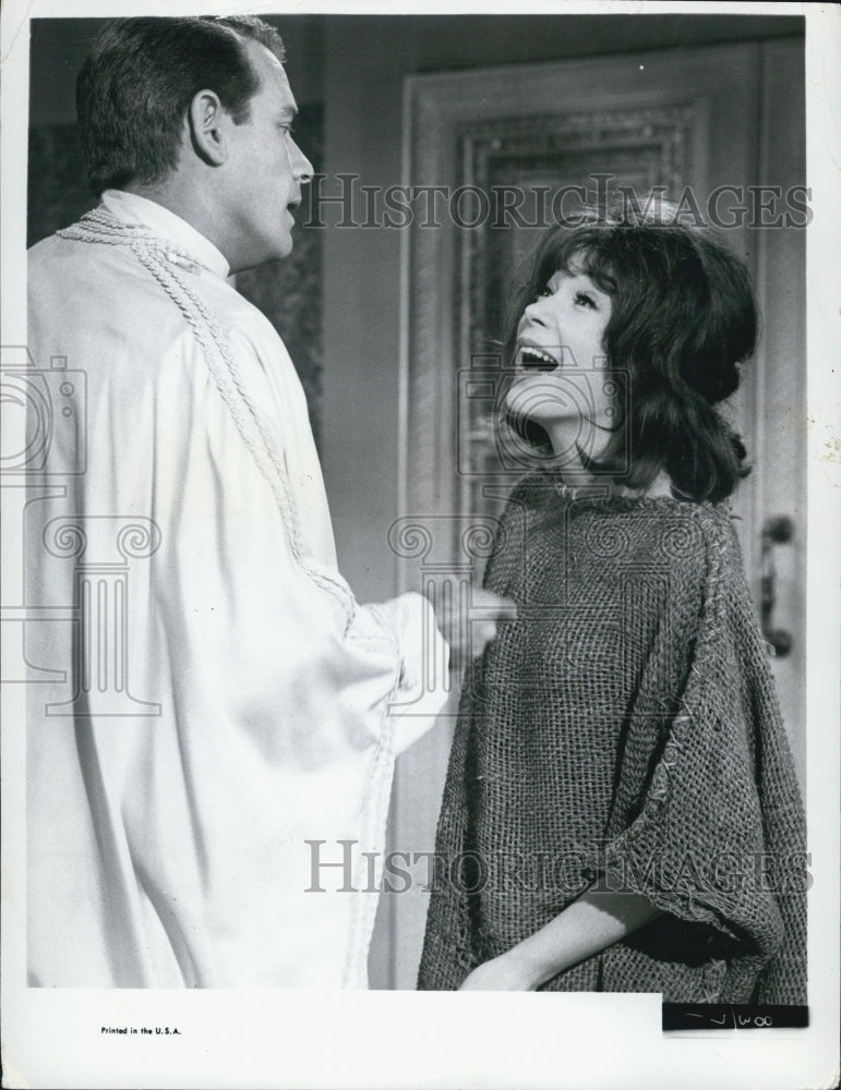 1965 Actress Shirley MacLaine - Historic Images