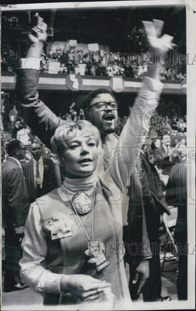 1968 Actress Shirley MacLaine - Historic Images