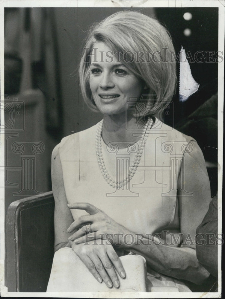 1968 Angie Dickinson - Historic Images