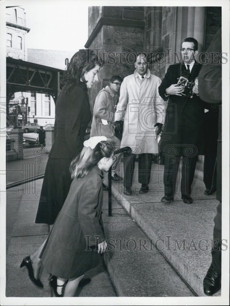 1984 Press Photo Mass for President Kennedy P at Lawford Daughter Victoria - Historic Images