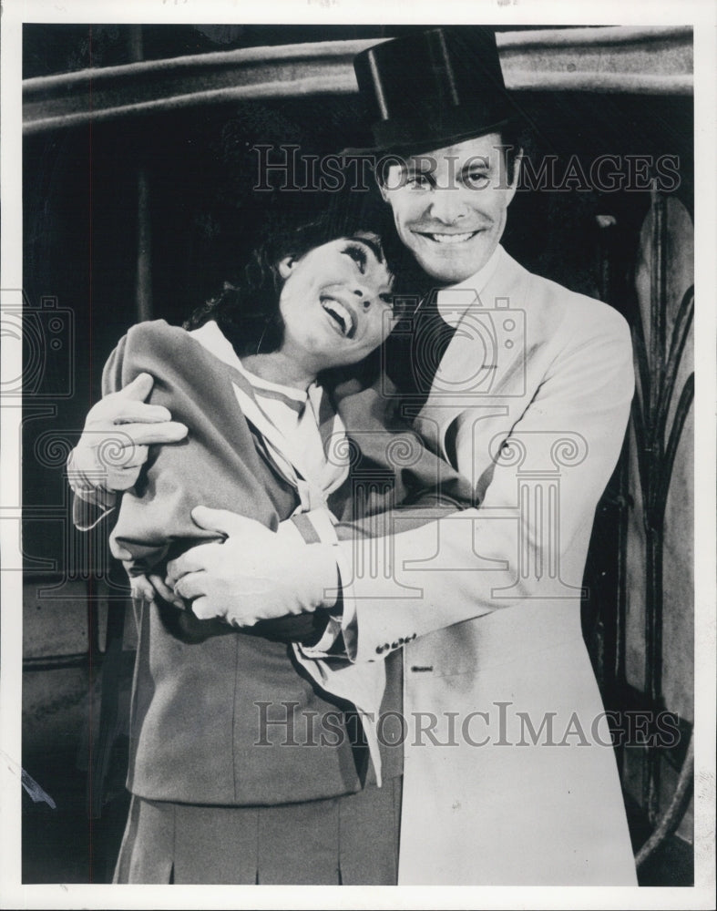 Press Photo Louis Jourdan Lisa Howard Actors Gigi - Historic Images