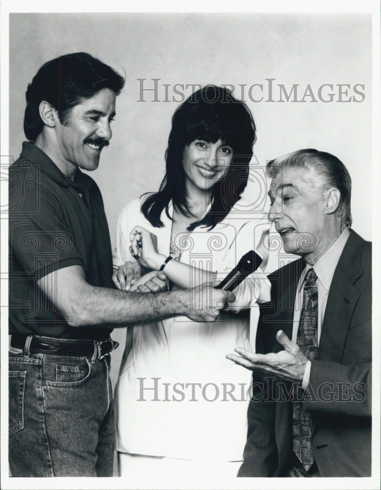 1992 Press Photo Geraldo Rivera Guest Stars on empty nest Television show - Historic Images