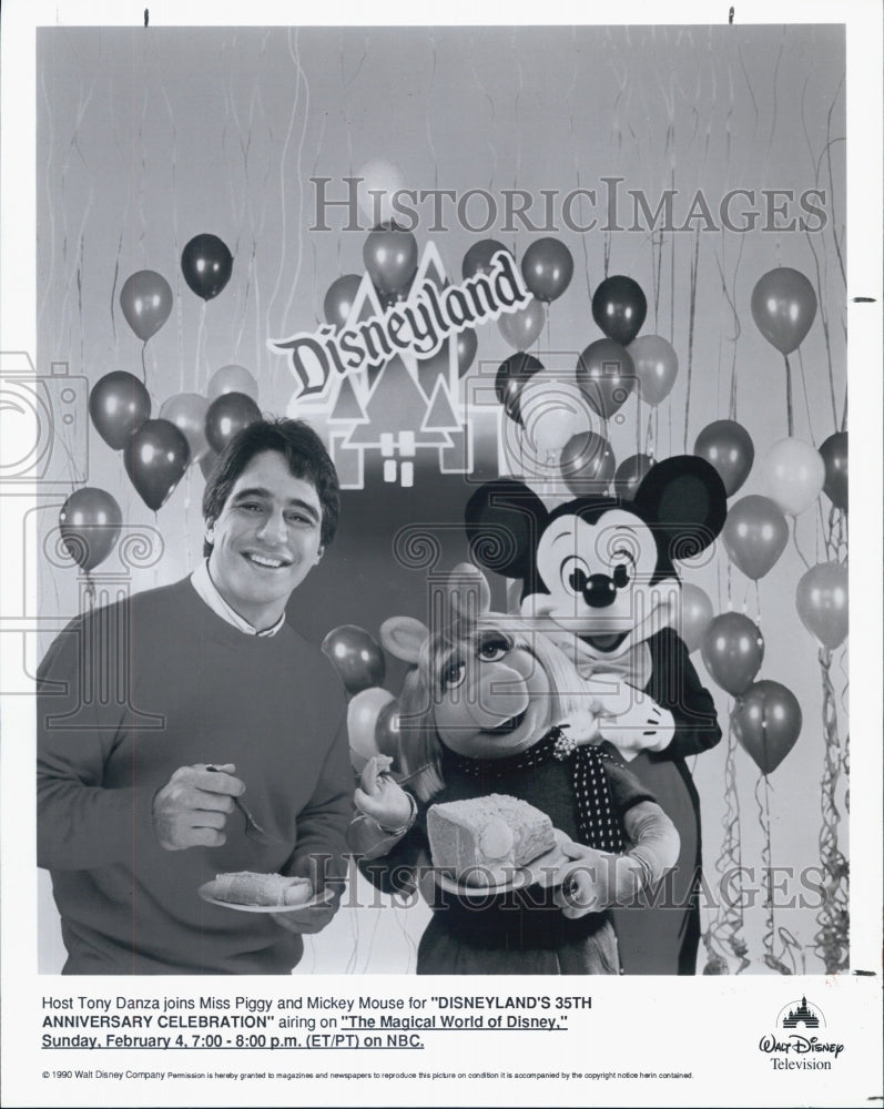 1990 Press Photo of Tony Danza hosting Disneyland&#39;s 35th Anniversary Celebration - Historic Images