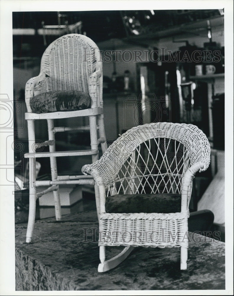 Press Photo Wicker Chairs. - Historic Images