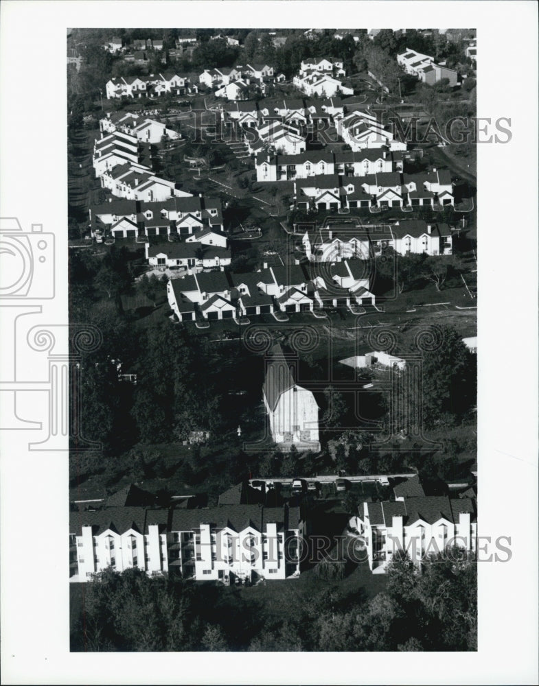 1990 Press Photo Aerial view - Historic Images