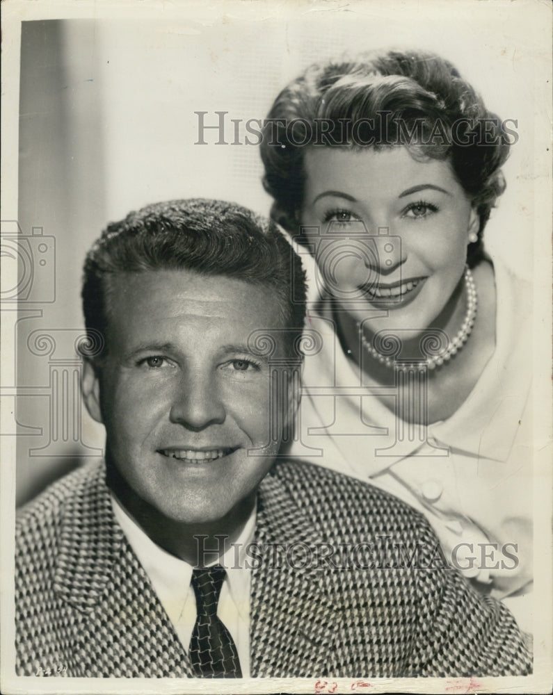 Press Photo Actor Ozzie Nelson and Harriett - Historic Images