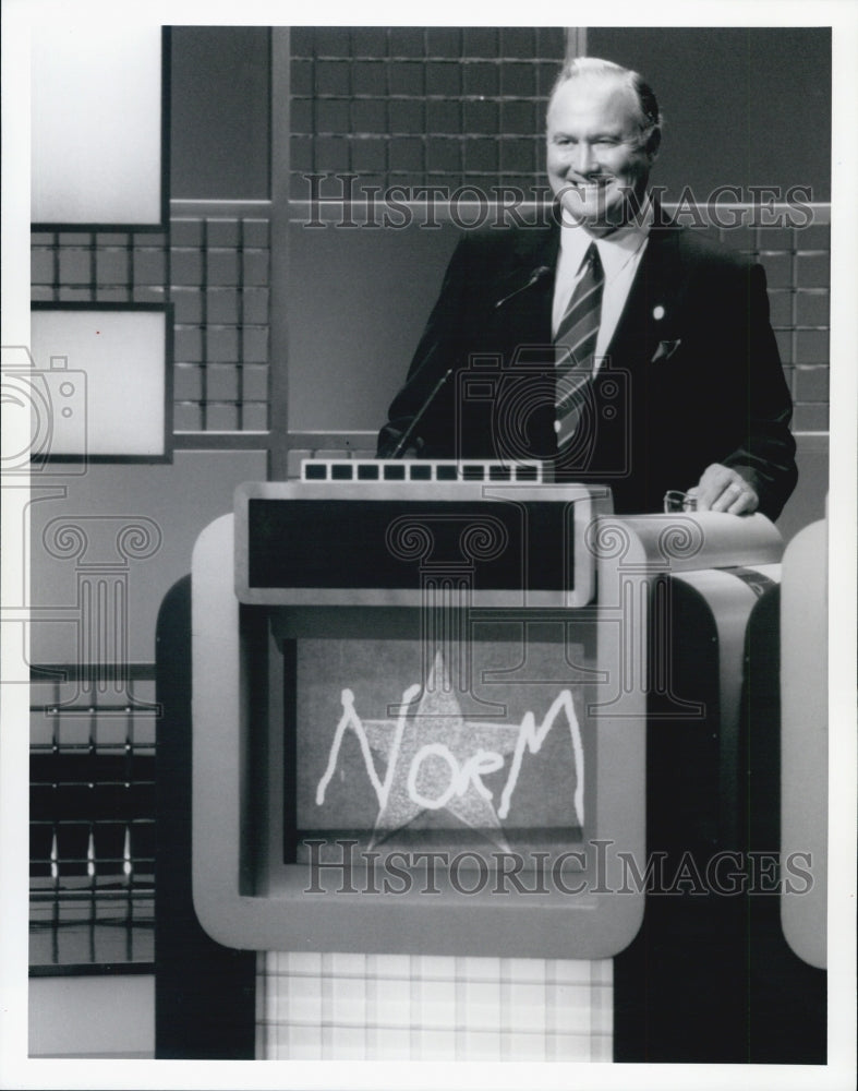 1994 Press Photo Gen. H Norman Schwarzkopf plays Celebrity Jeopardy - Historic Images