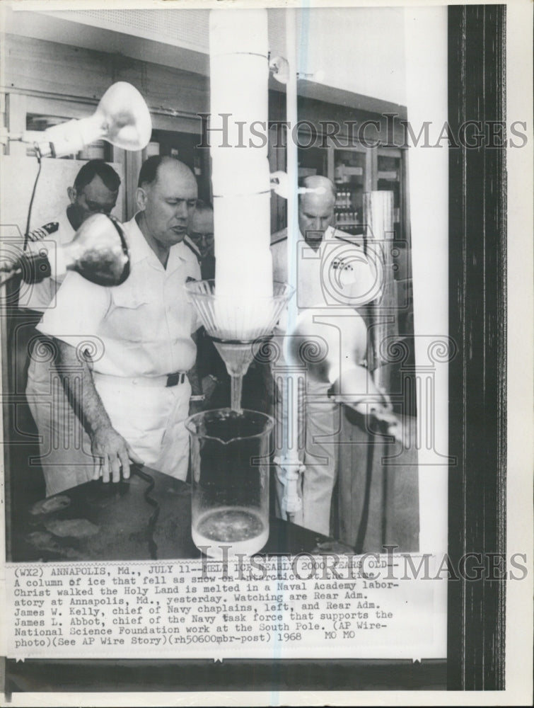 1968 Press Photo Colum of ice that fell Holy Land Nval Academy James Kelly - Historic Images