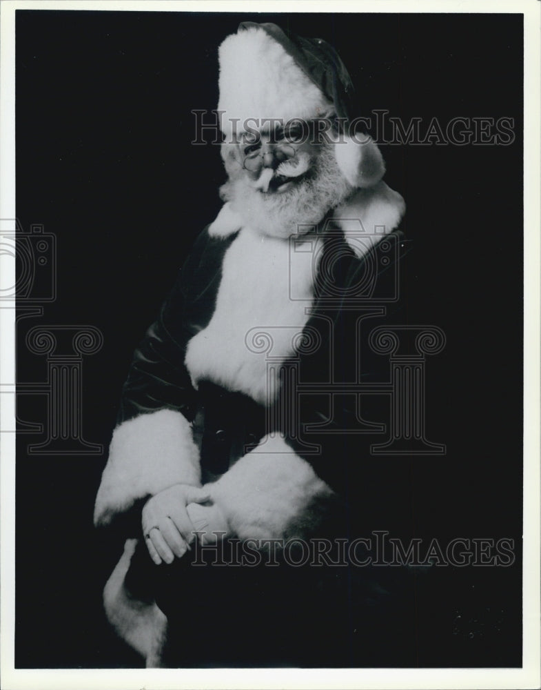 1985 Press Photo Santa Claus Is Ready For Christmas - Historic Images