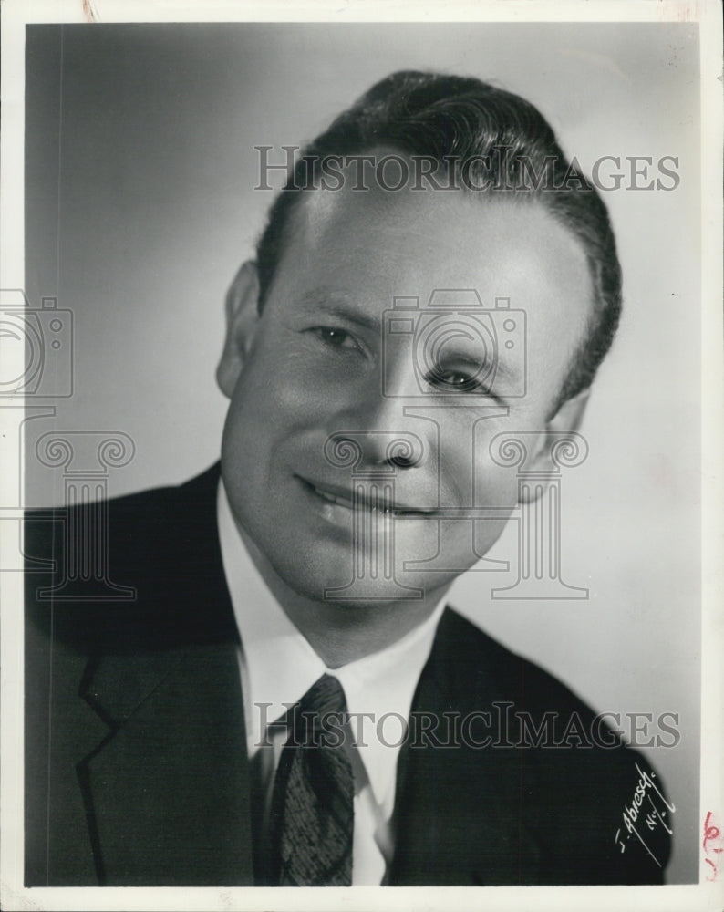 1959 John Alexander as Alfredo in Die Fledermaus - Historic Images