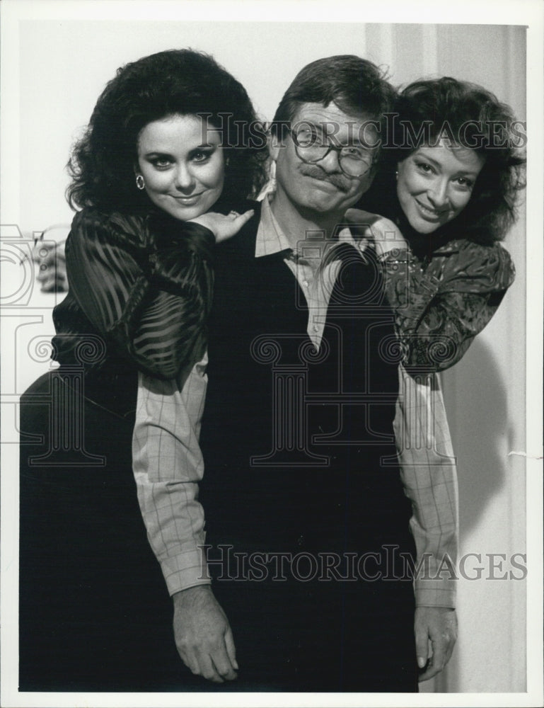 1987 Press Photo TV Show Designing Women Lewis Grizzard Delta Burke Dixie Carter - Historic Images