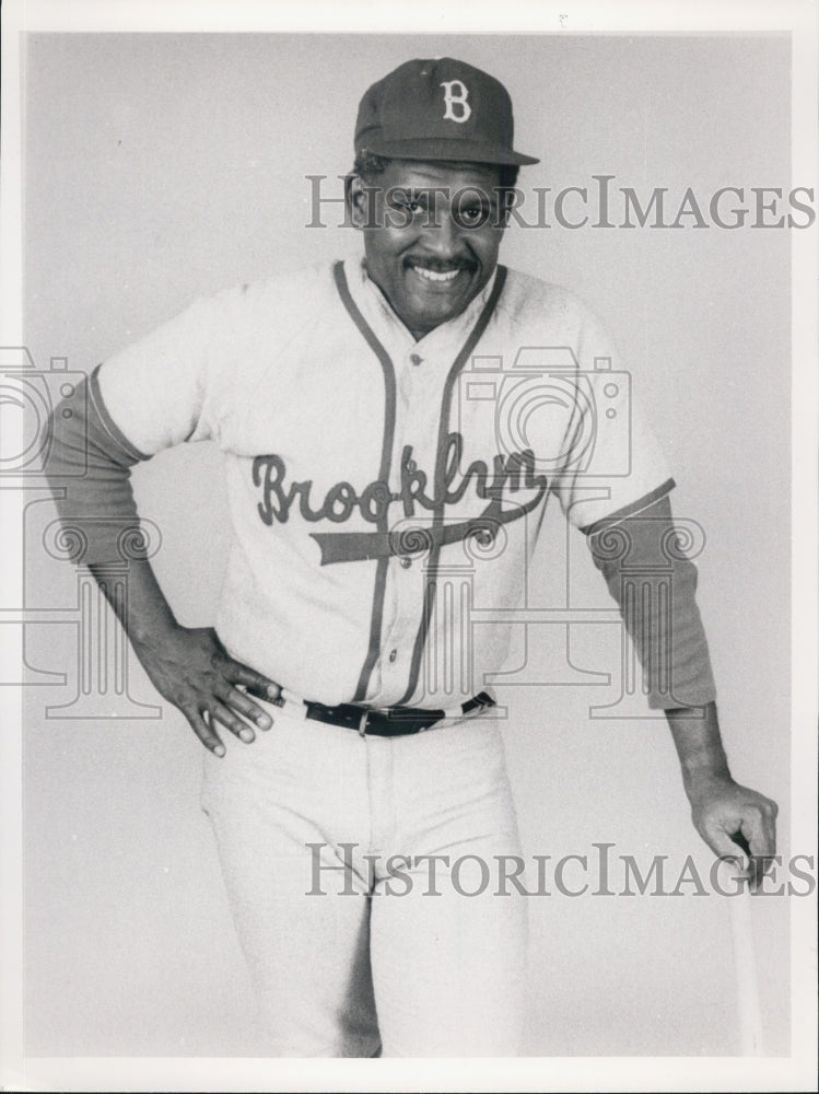 1989 Press Photo Actor Bowles in &quot;Jackie Robinson&quot; Minneapolis Theater - Historic Images